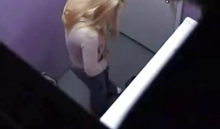 Mokre Babcia sex filmy żółte kości